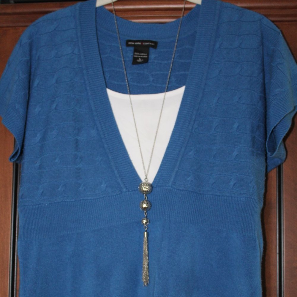 short sleeve v-neck NY&C sweater top
